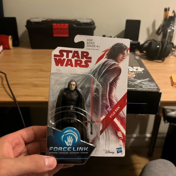 Star Wars Kylo Ren Figure NEW - Picture 1 of 1
